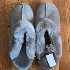 Kirkland Fuzzy Slippers